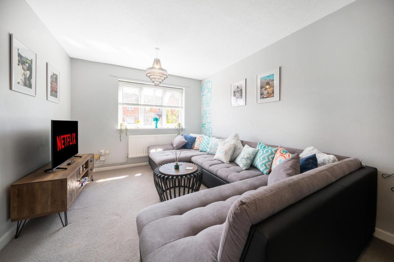 Stylish 3 Bed House, Large Garden, Parking, Wifi - Esho Stays Coventry Exterior foto